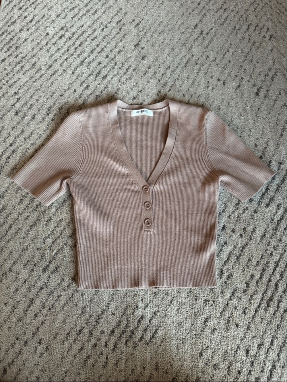 Ribbed V-Neck cropped top